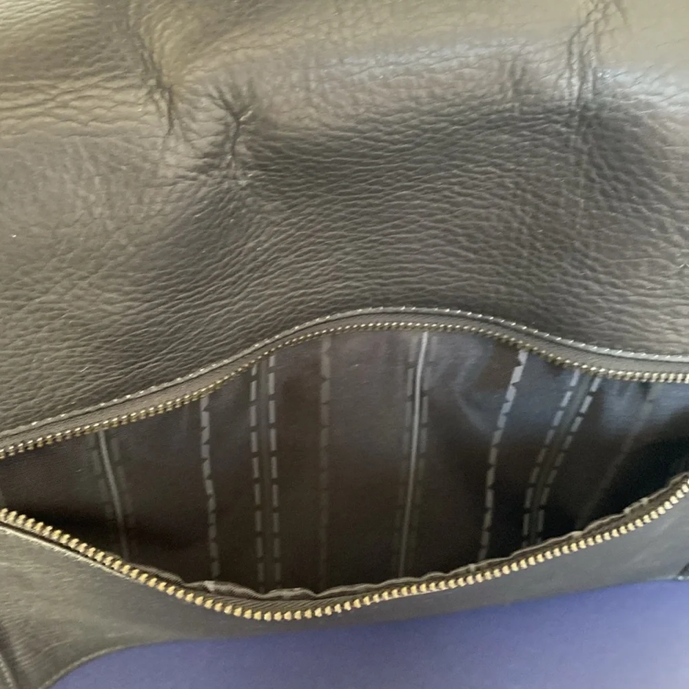 KENNETH COLE  Reaction Black Classic Leather Messenger Laptop Bag‎ Cognac